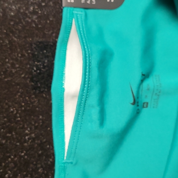Nike Performance Shorts - Picture 8 of 10